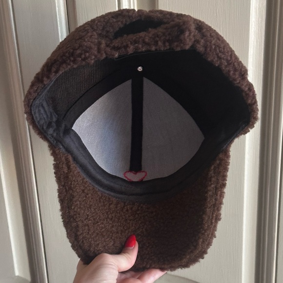 NWT Brown Shearling Cap with Red Heart - Picture 7 of 7